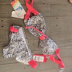 Zumiez *new with tags* 2 piece bathing suit